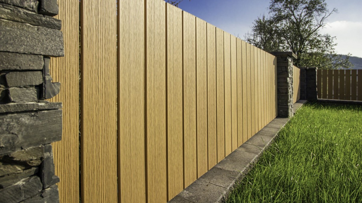 Are you familiar with maintenance-free fences? 
